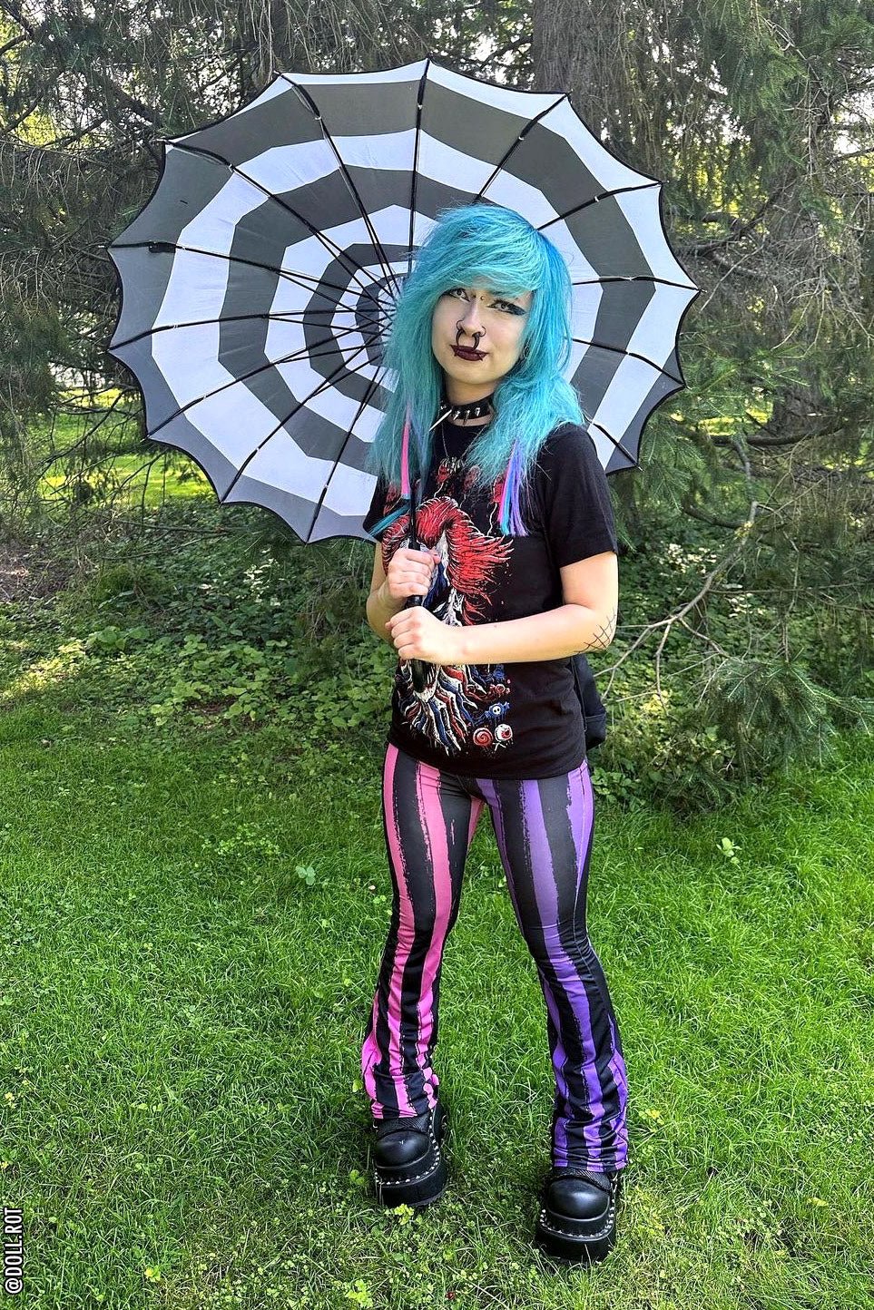 Batwing Pagoda Umbrella SPOOKY SPIRAL