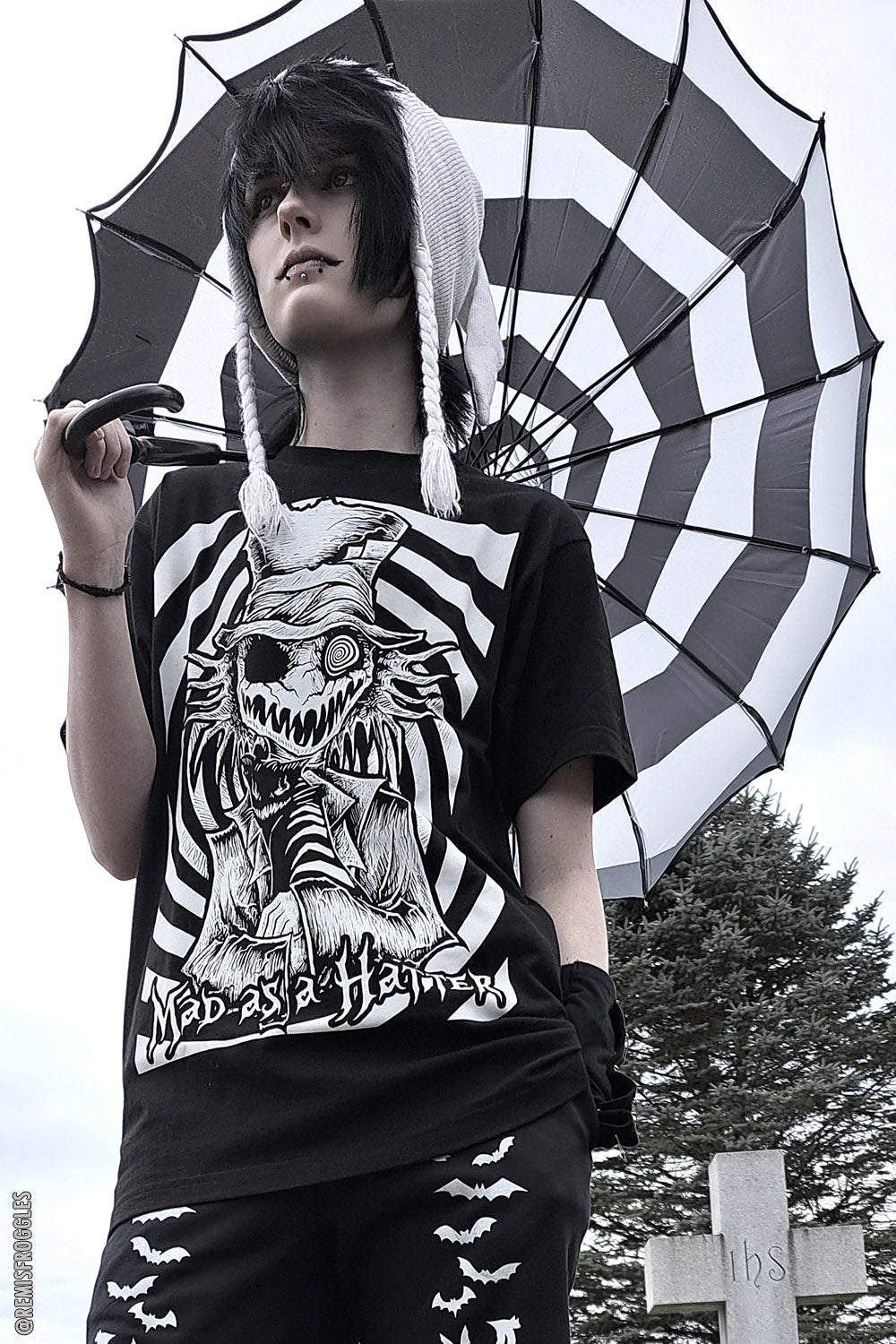 Batwing Pagoda Umbrella SPOOKY SPIRAL