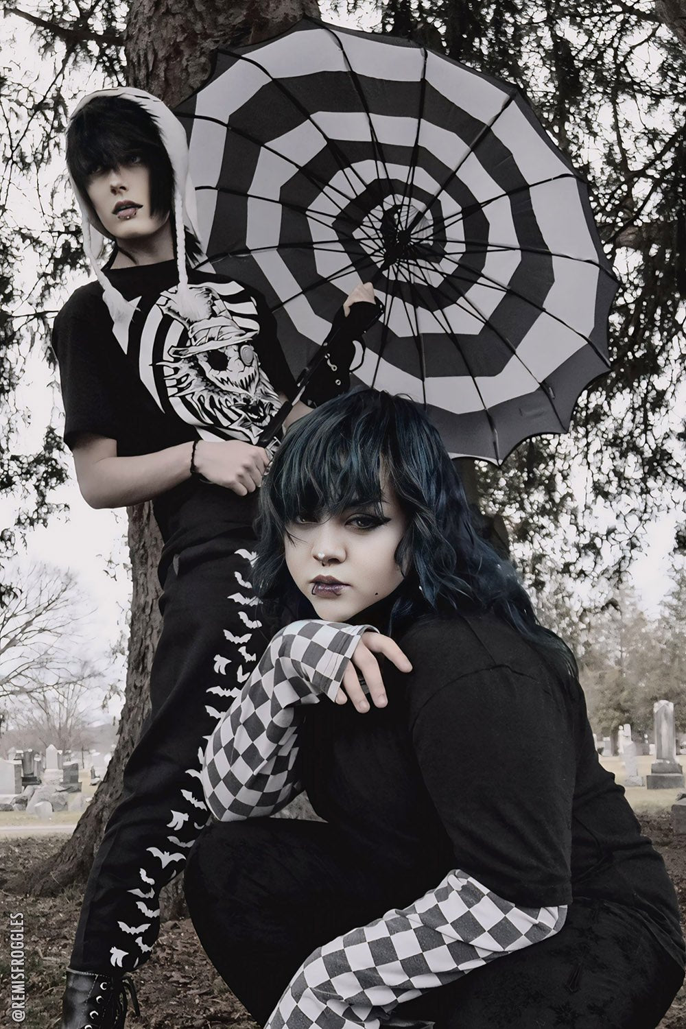 Batwing Pagoda Umbrella SPOOKY SPIRAL