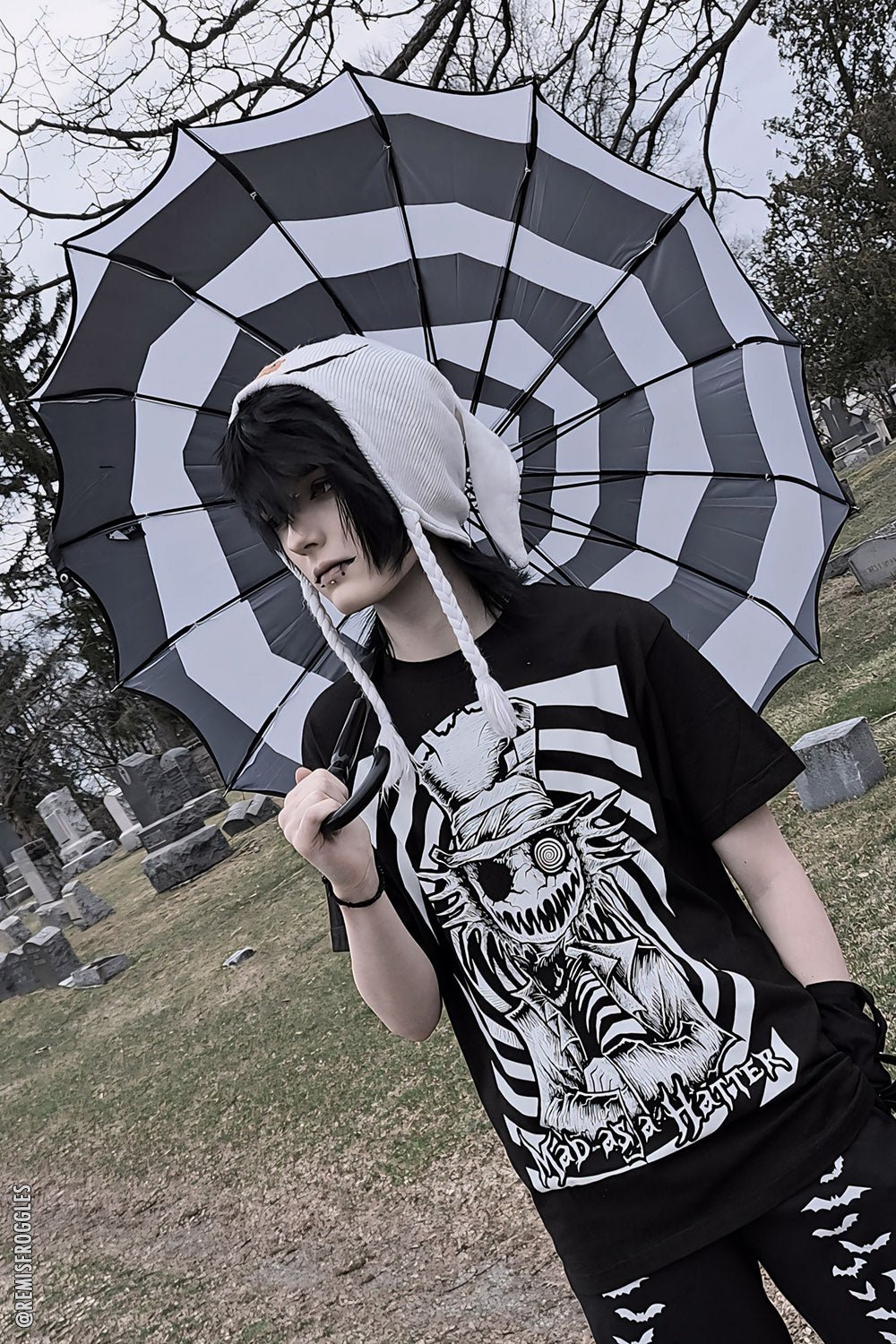 Batwing Pagoda Umbrella SPOOKY SPIRAL
