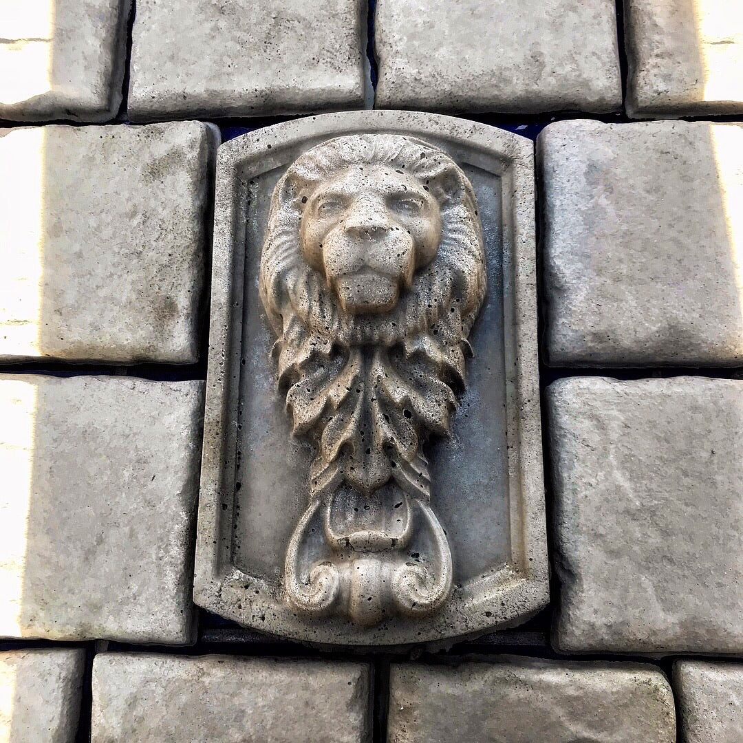 Lion Vertical Mold ABS