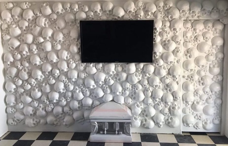 Skull 11" Mold
