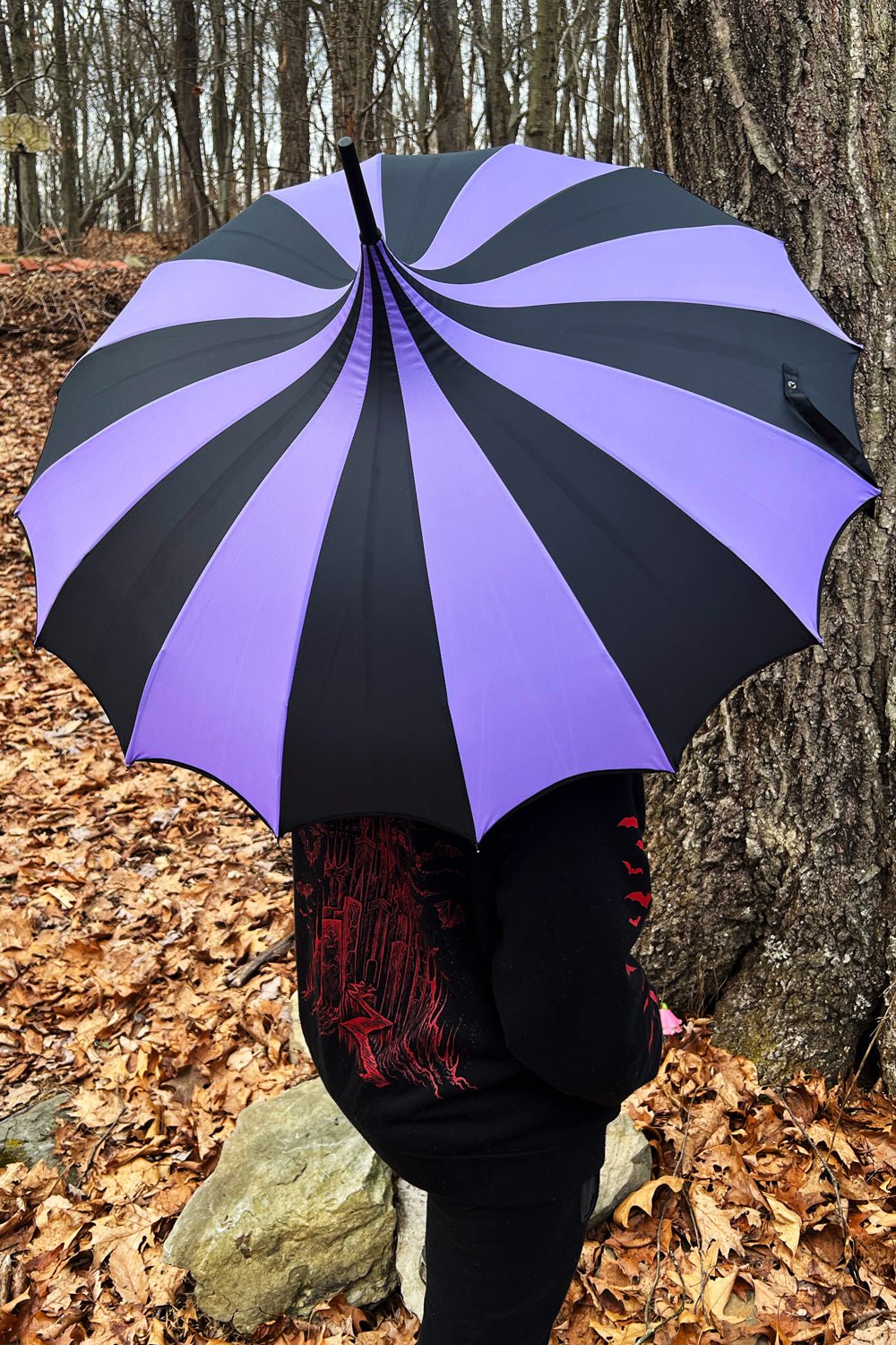 Batwing Pagoda Umbrella BLACK and LIGHT PURPLE
