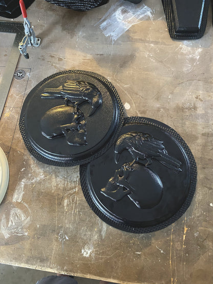 Raven Skull 12" Plaque Set