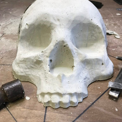 Skull 11" Mold